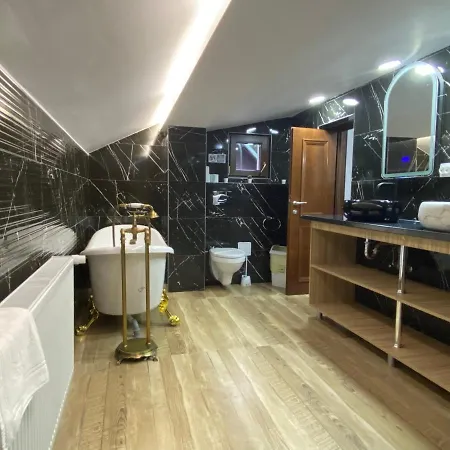 Jolie Luxury