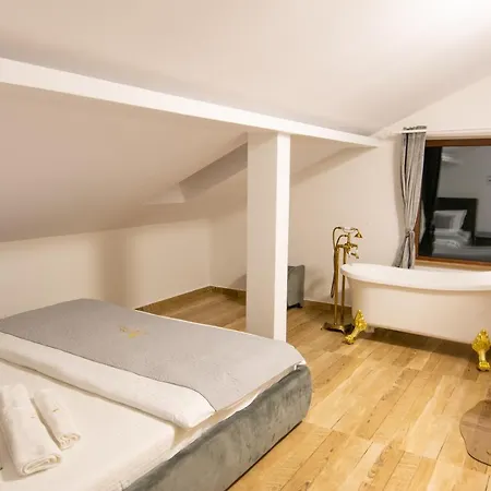 Jolie Luxury Apartment